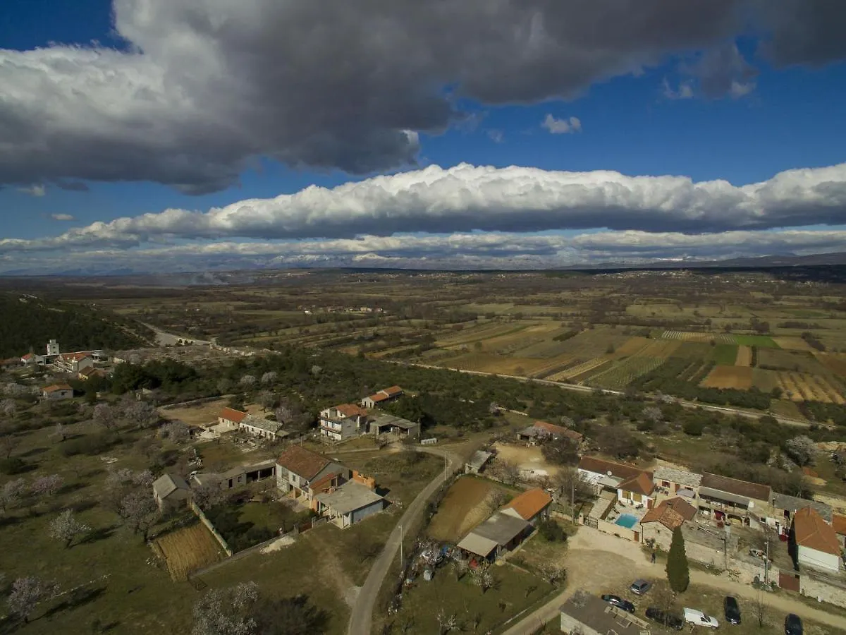 Cozy Holiday Home In Opot With Private Pool Benkovac