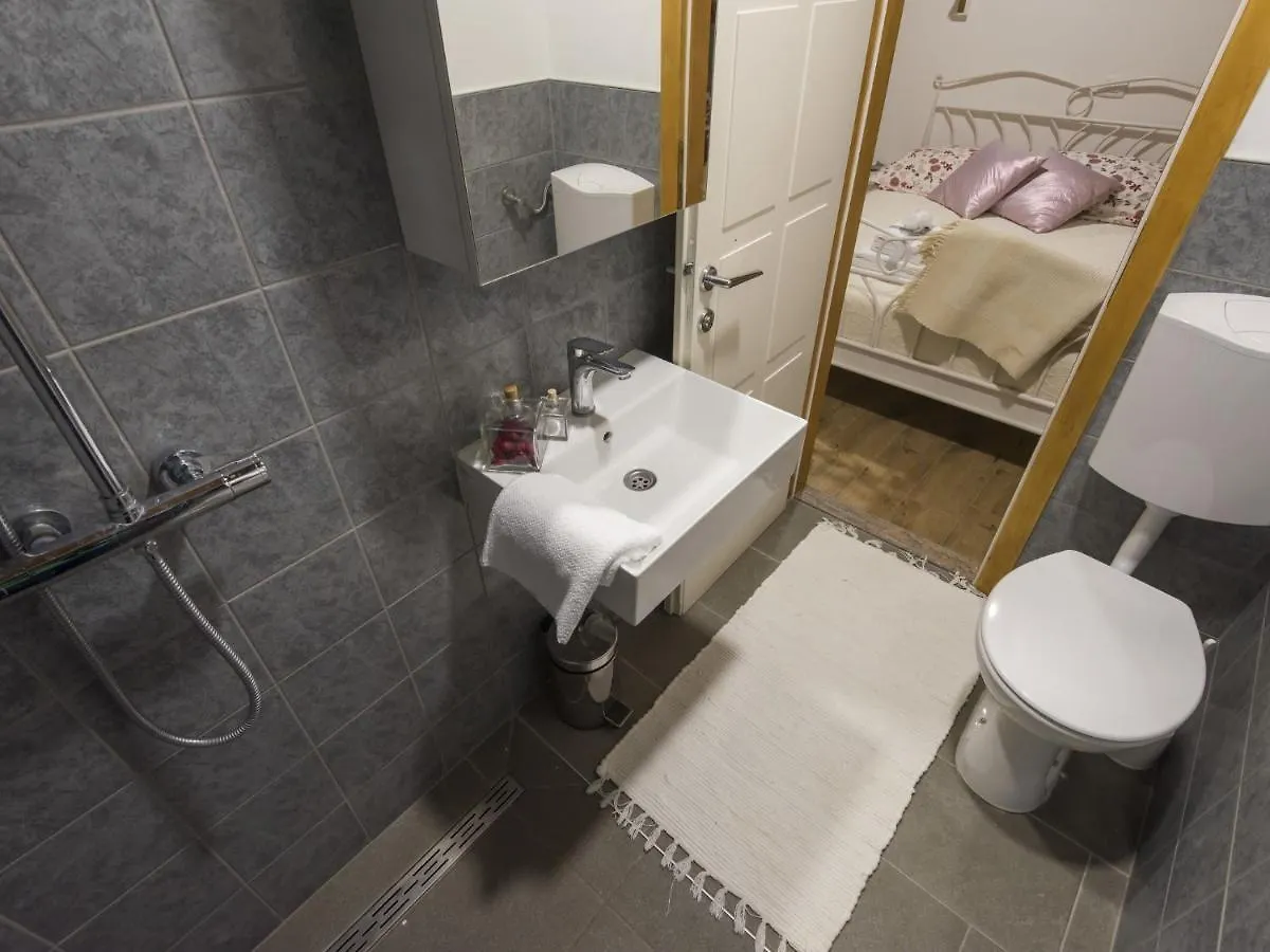 Cozy Holiday Home In Opot With Private Pool Benkovac