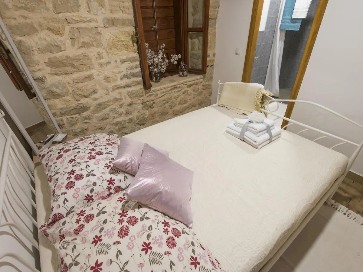 Cozy Holiday Home In Opot With Private Pool Benkovac