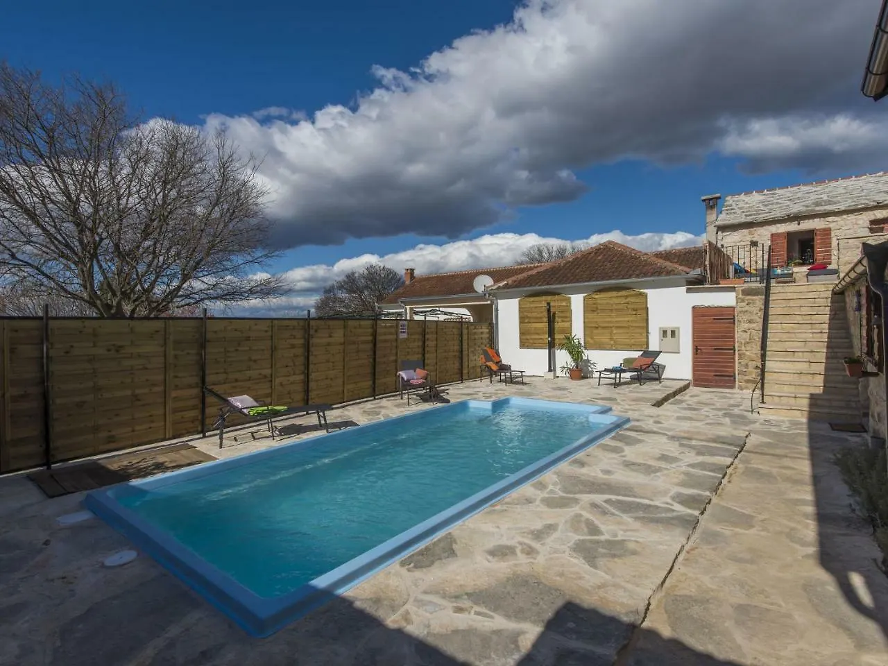 Cozy Holiday Home In Opot With Private Pool Benkovac