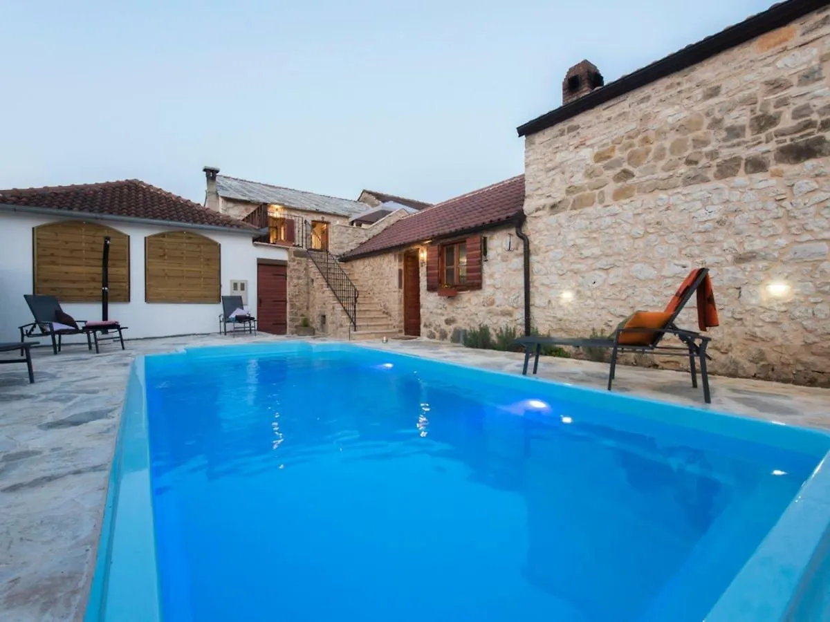 Cozy Holiday Home In Opot With Private Pool Benkovac