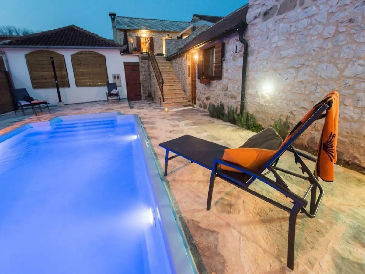Cozy Holiday Home In Opot With Private Pool Benkovac Croatie