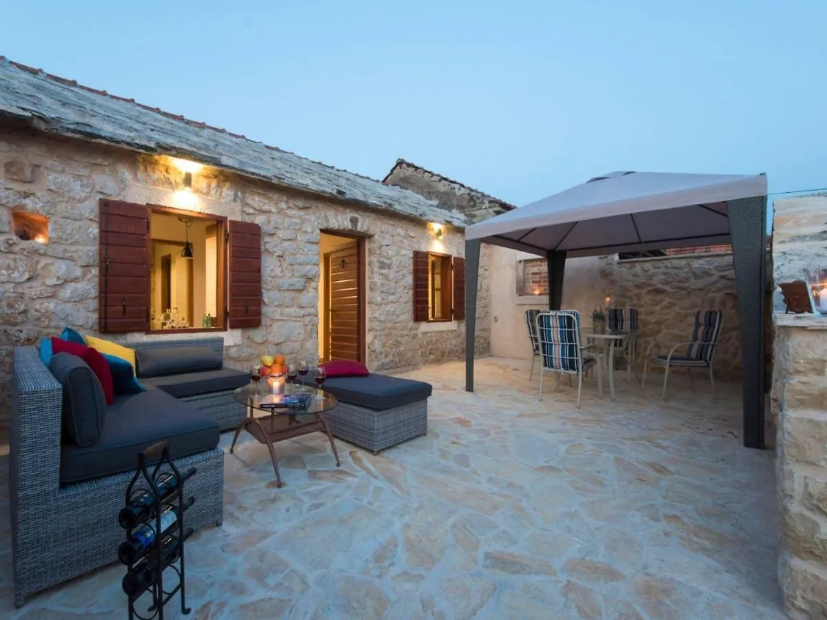 Cozy Holiday Home In Opot With Private Pool Benkovac 0*,  Croacia